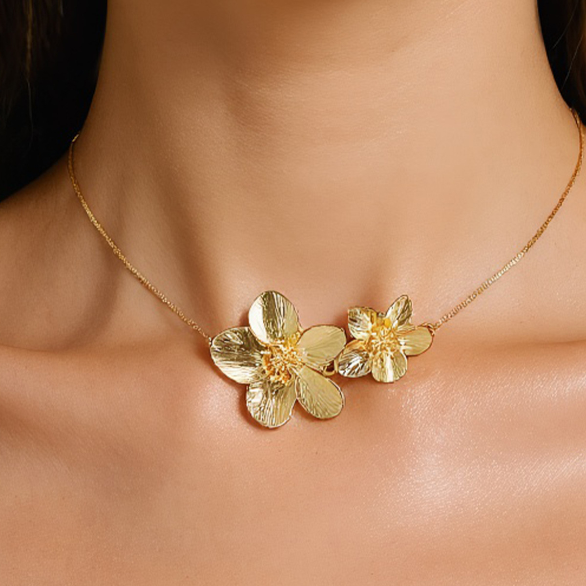 Elegant French Retro Flower Pendant Necklace Women's